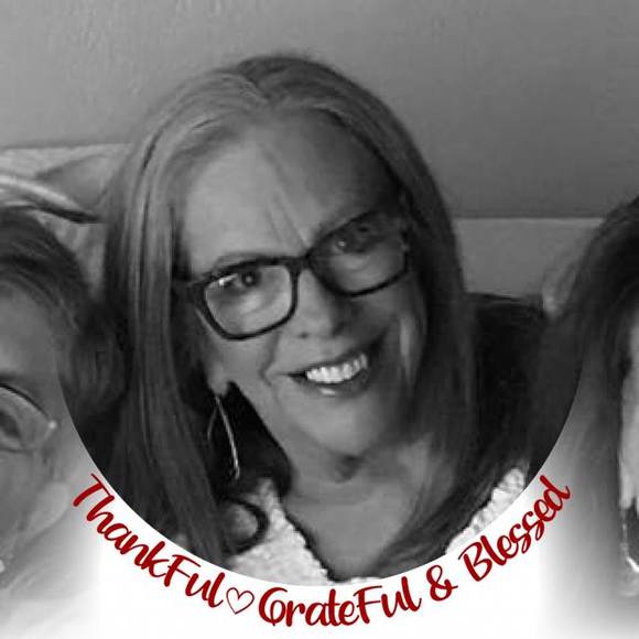 Poshmark profile picture for @sandi